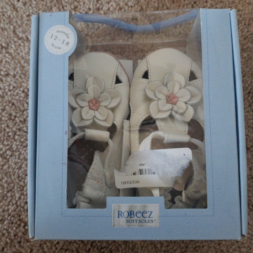 Toddler girl shoes 12-18 months Brand new in box